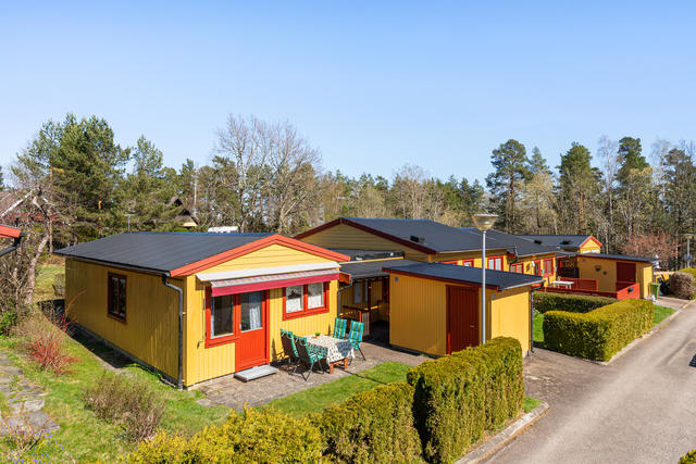 Välkommen till Envägen 18!  Ett trivsamt hem i lugnt och behagligt område med närhet till naturen!