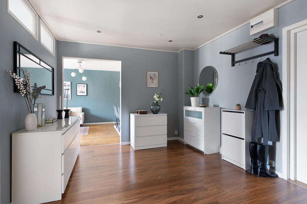 Stor möblerbar hall