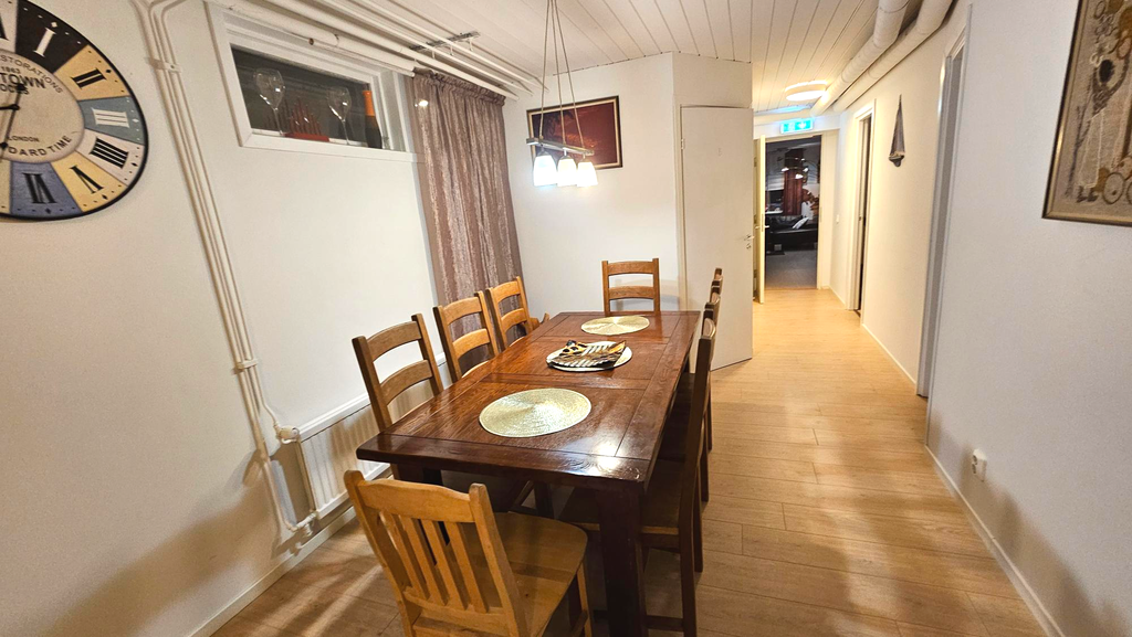 Matplatsen mot kök/allrum