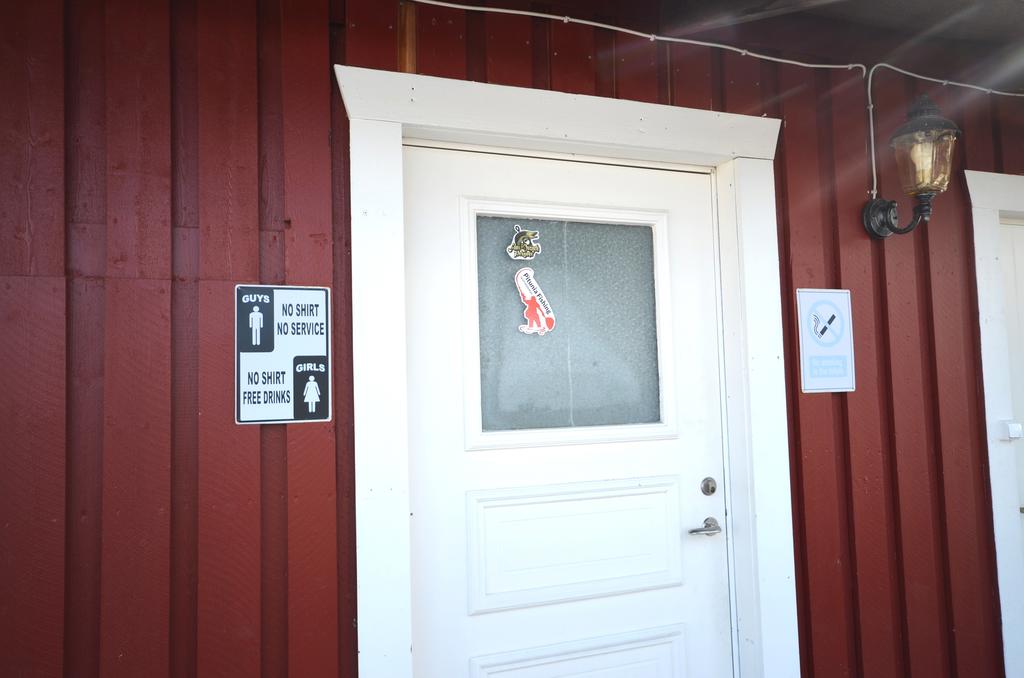 Wc och dusch för campande gäster och friggebodens gäster