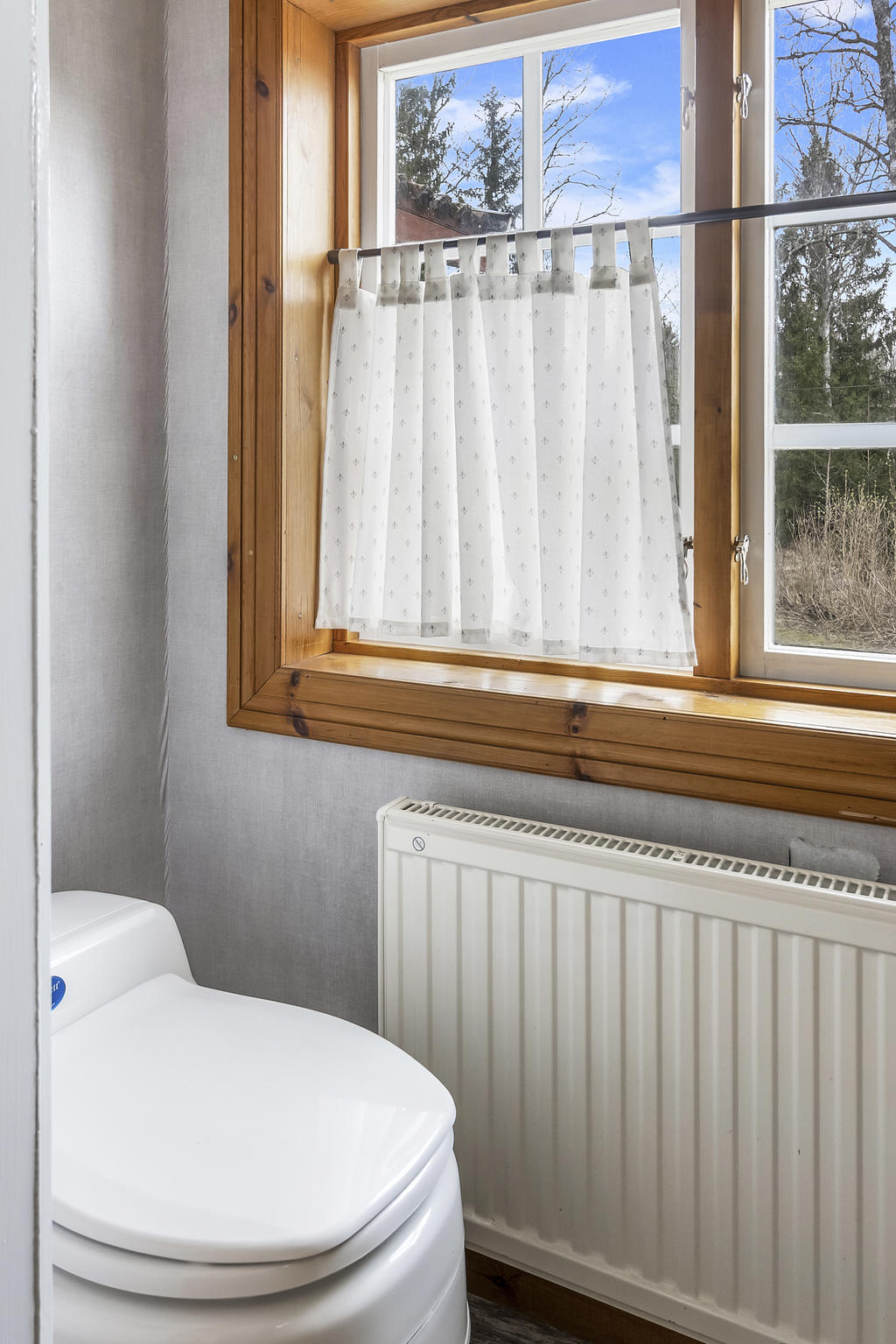 Wc-utrymme med Separett 