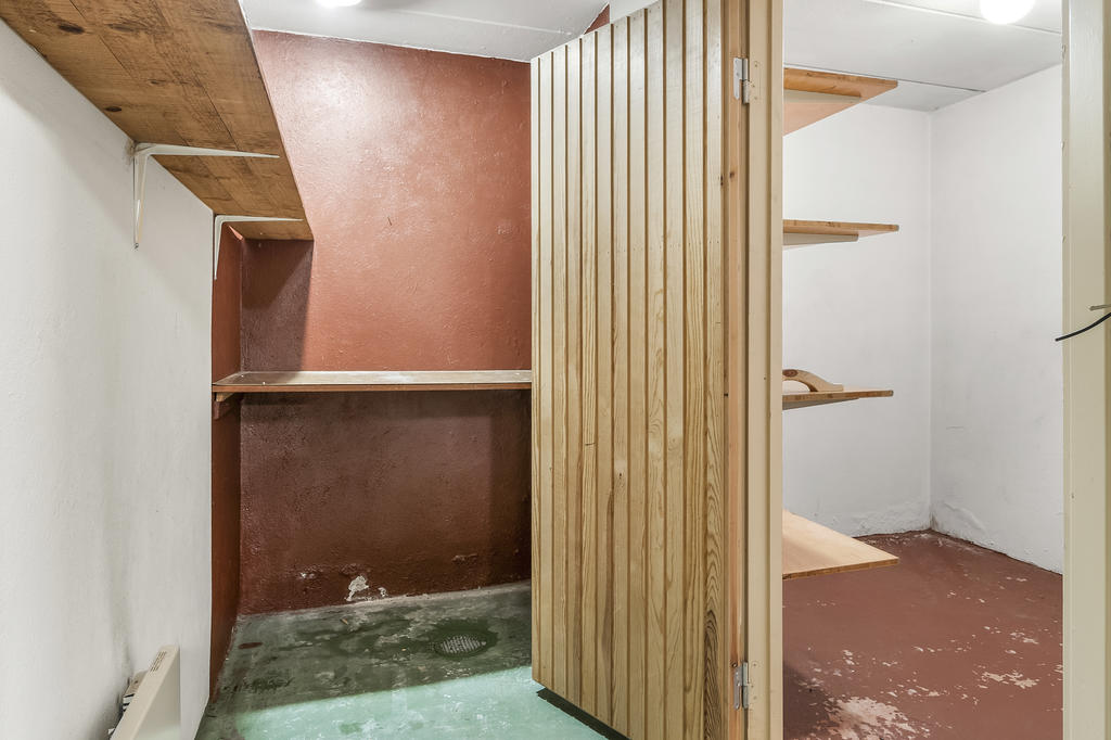 Förvaring i källarplan