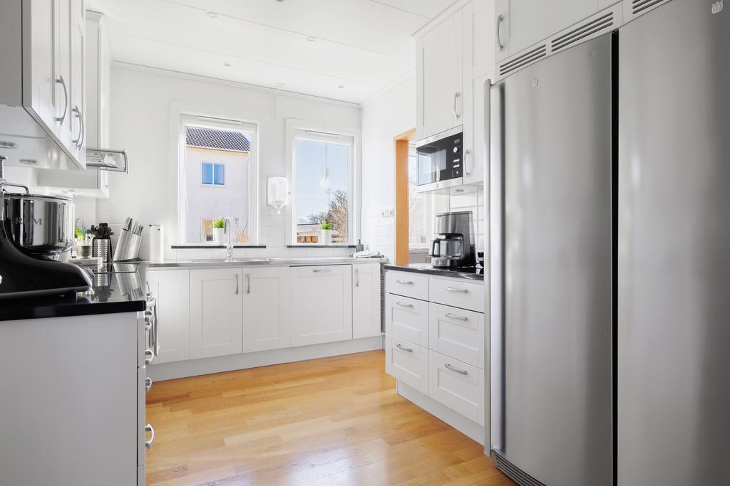 Kök med granitbänksivor