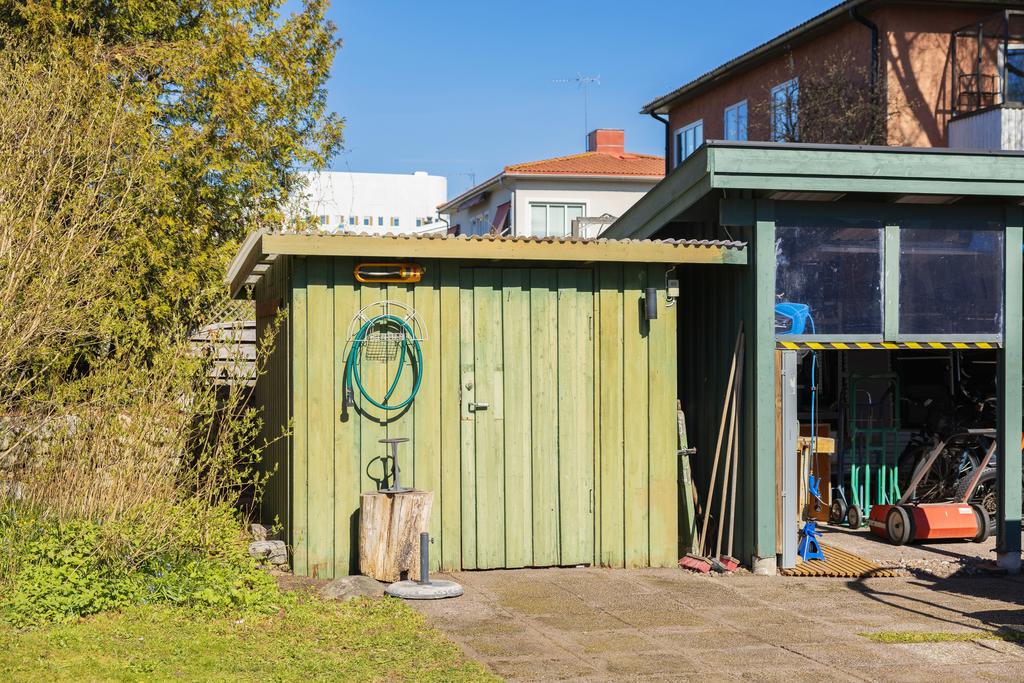 Förråd intill carport