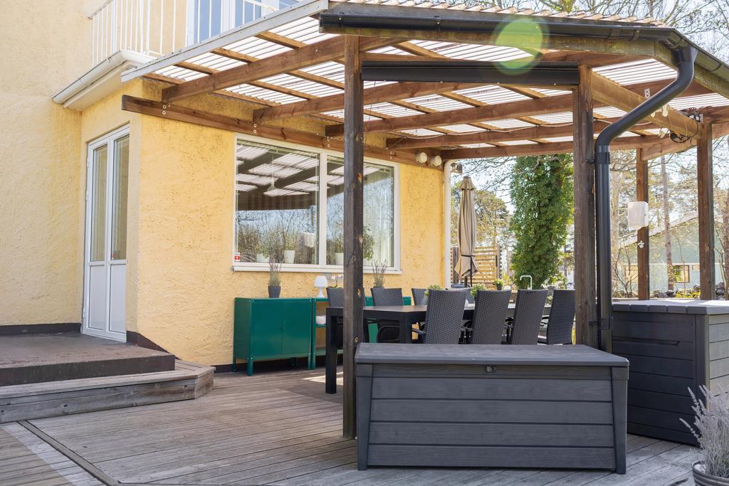 Praktisk utgång till altanen från vardagsrummet