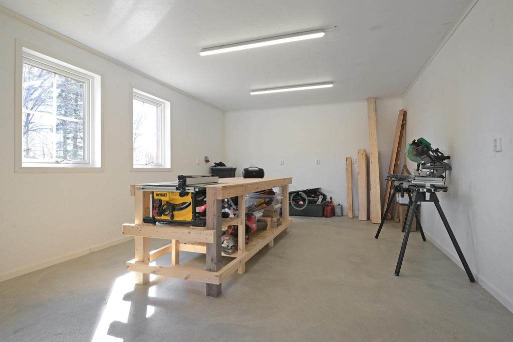 Hobbyrum i garagebyggnaden