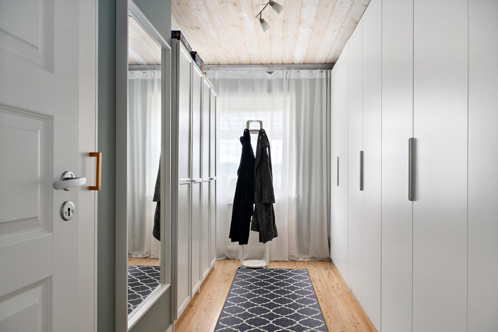 Walk in closet