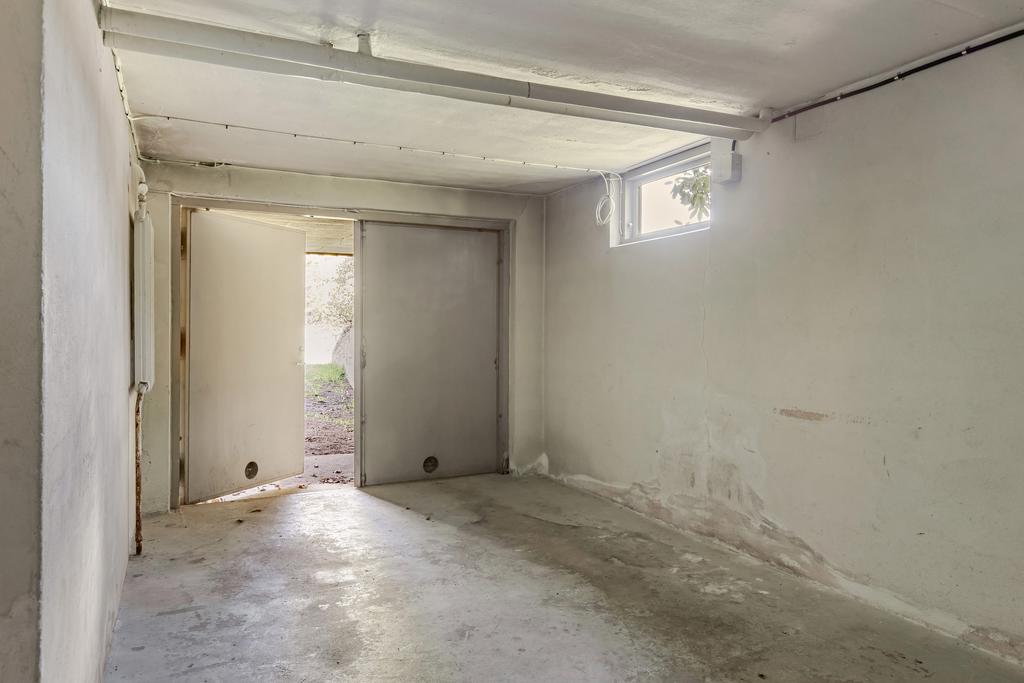 Garage i källarplan