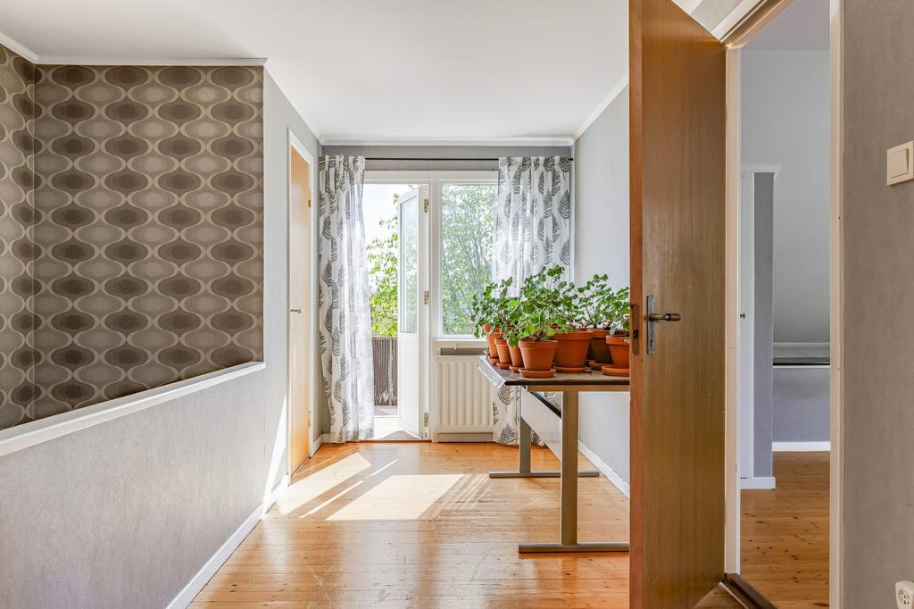 Hall med utgång till balkong 