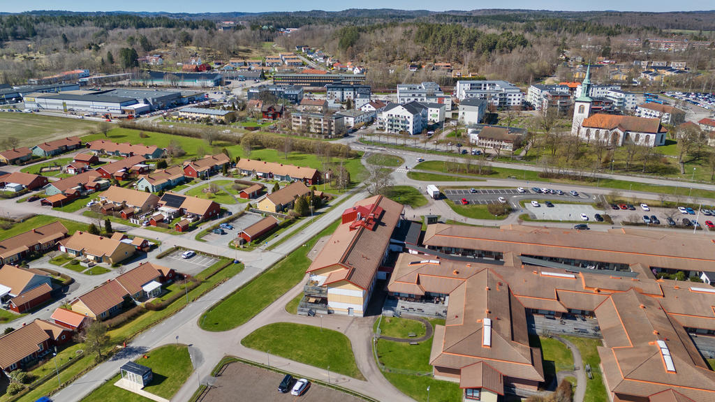 Vy över området mot tåg- och busstationen