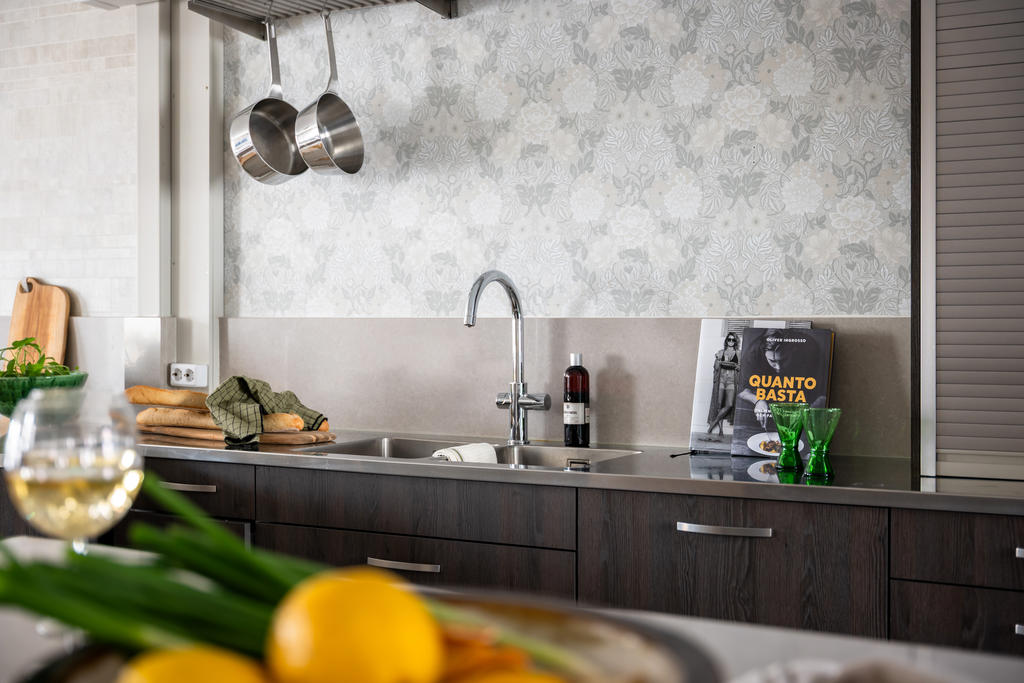 Kökskran med inbyggd kolsyremaskin. 