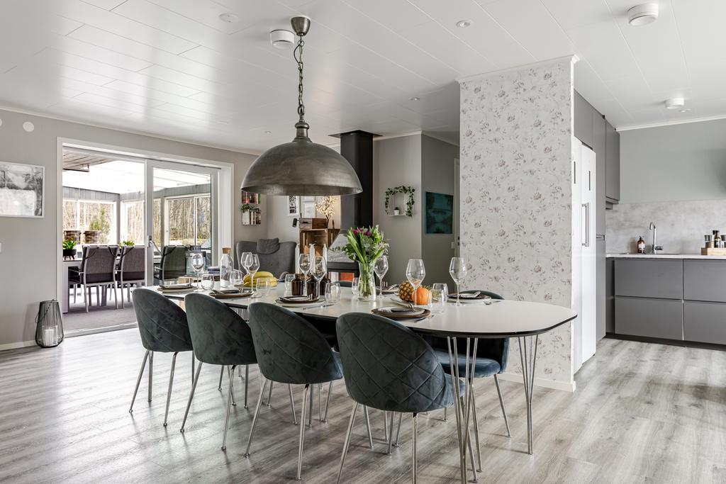 Utgång till inglasat uterum