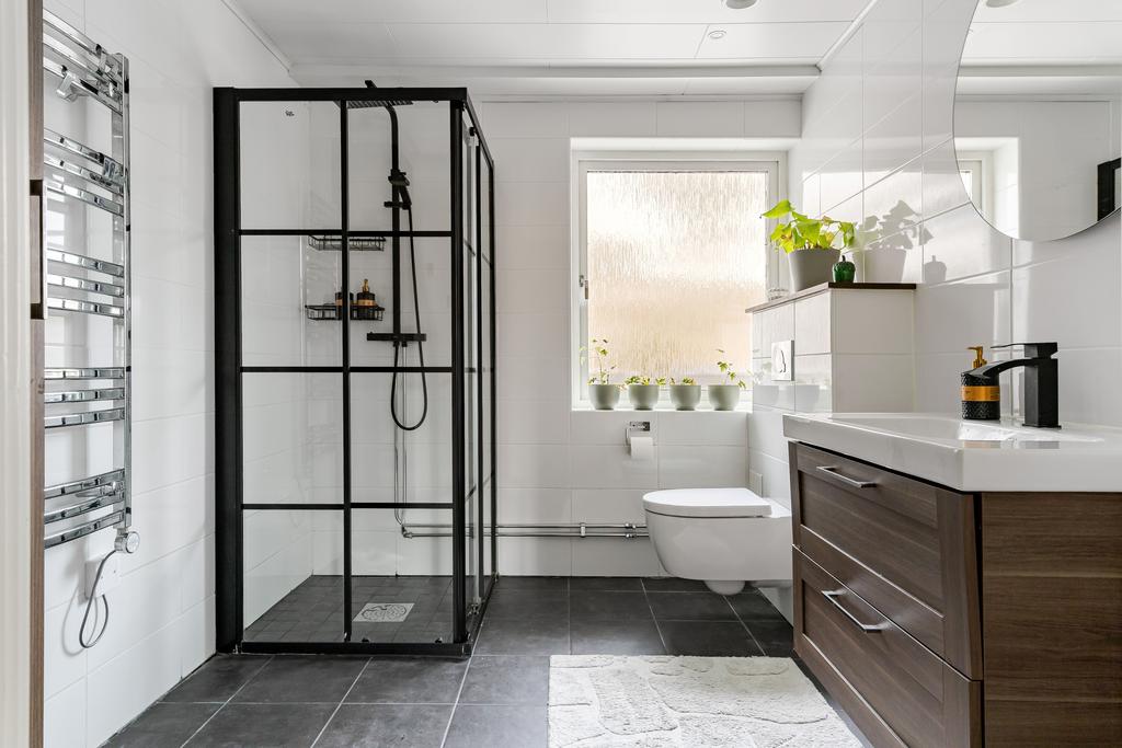 Badrum med handdukstork 