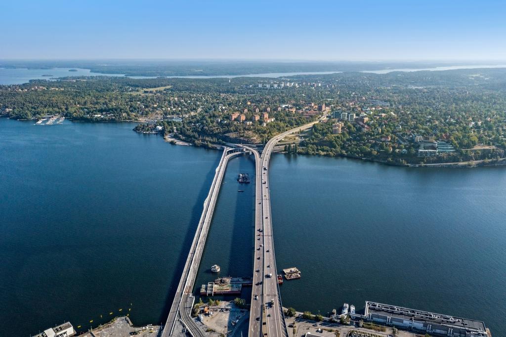 Lidingöbron från ovan med vy mot Björnvägen