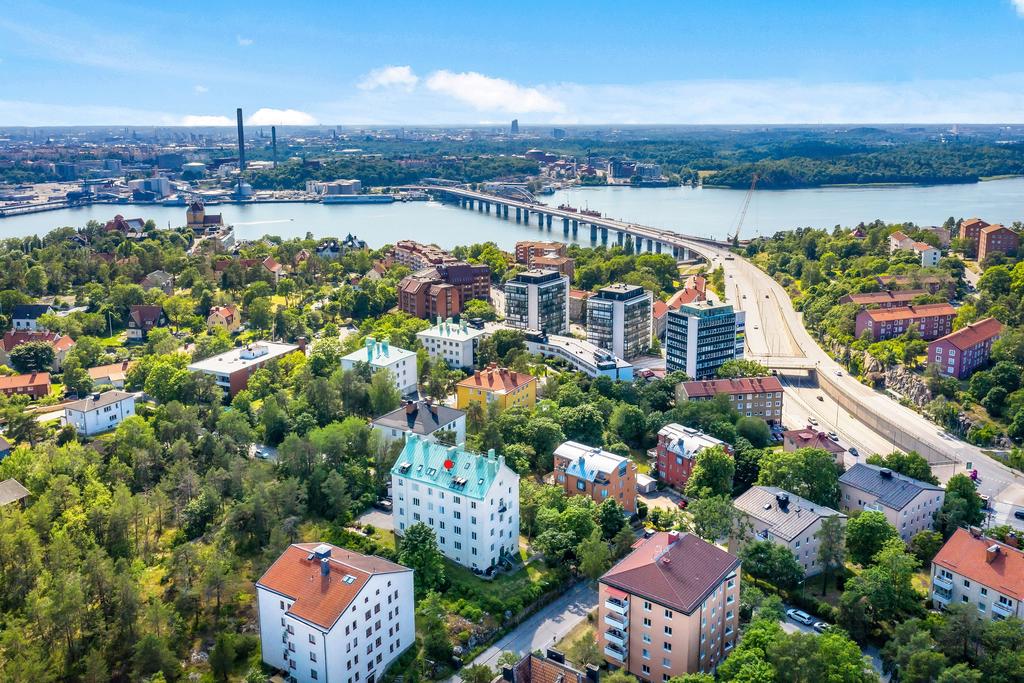 Björnvägen 8 A med god närhet till Lidingöbron och Stockholms City runt hörnet