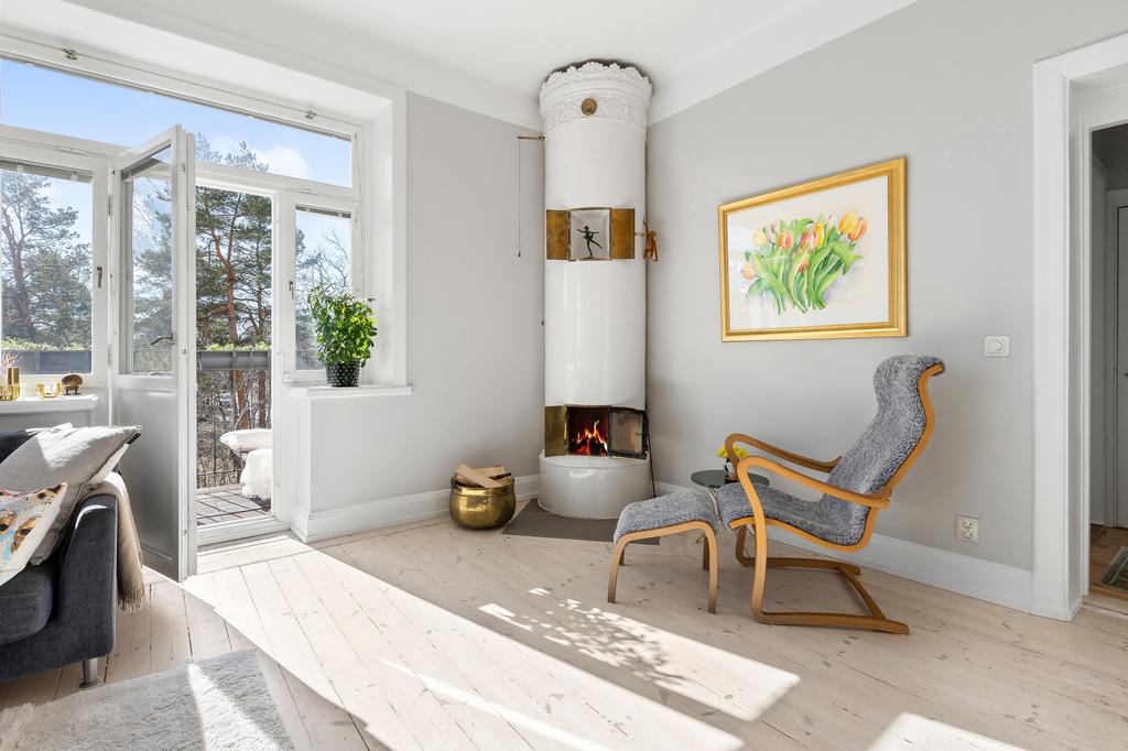 Varmt välkommen till Björnvägen 8A en sekelskiftesdröm intill grönskande natur och med Stockholms City runt hörnet