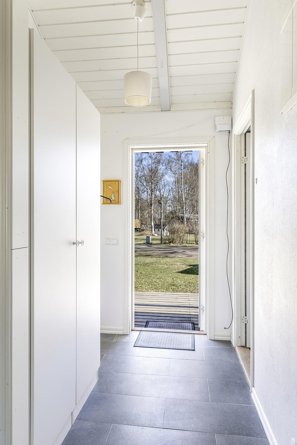 Ljus hall