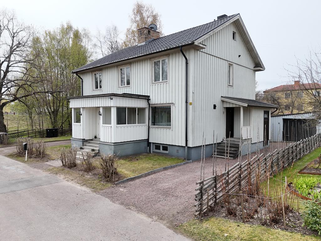 Stor familjevilla i tre plan på Östermalm. 
