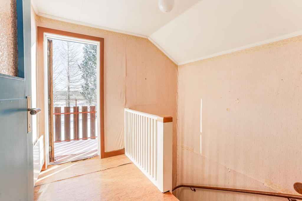 Övre hallen med balkong