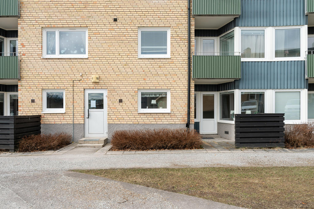 Entré och uteplatsen