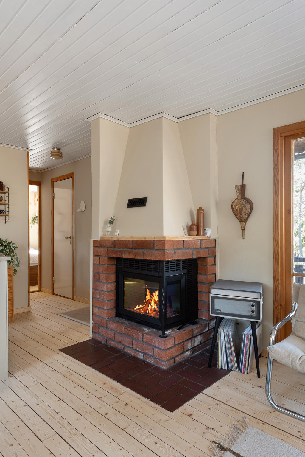 Nyinstallerad insats till den öppna spisen