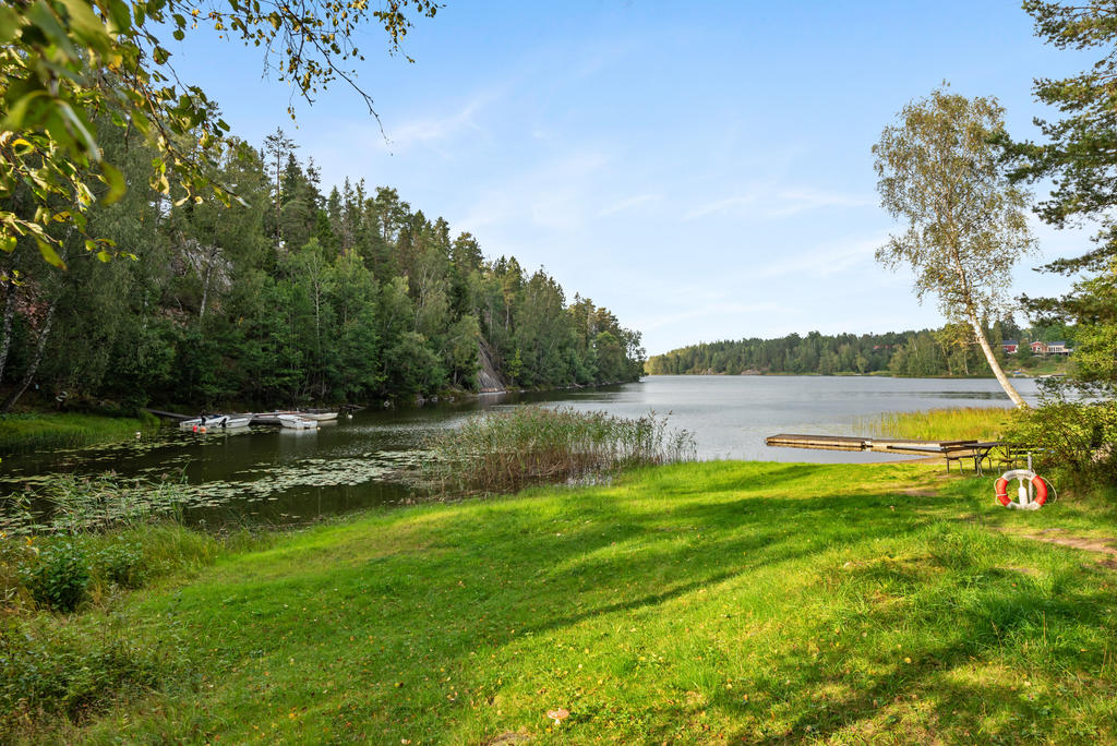 Badplats i Länna kyrksjö
