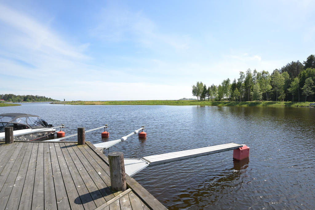 För den större båten