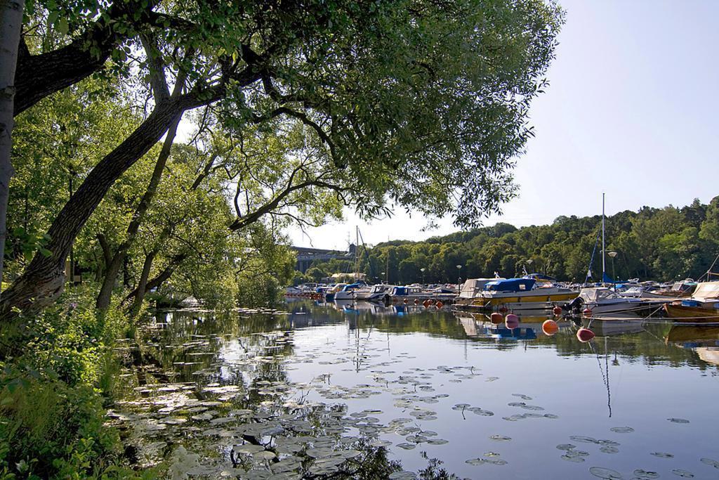 Närhet till fina promenadstråk och badbryggor längs Årstaviken