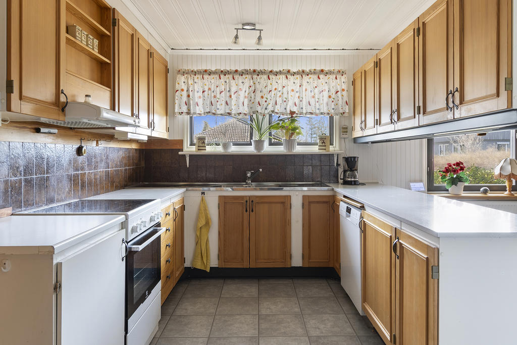 Kök med praktiska arbetsytor