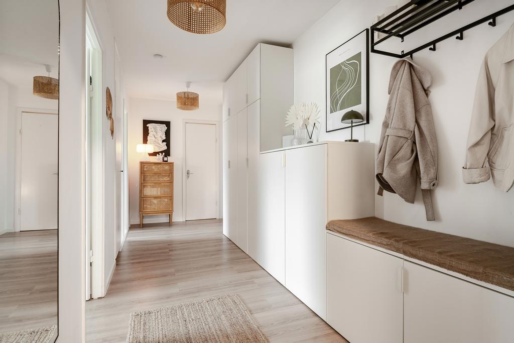 Hall med massor av förvaring