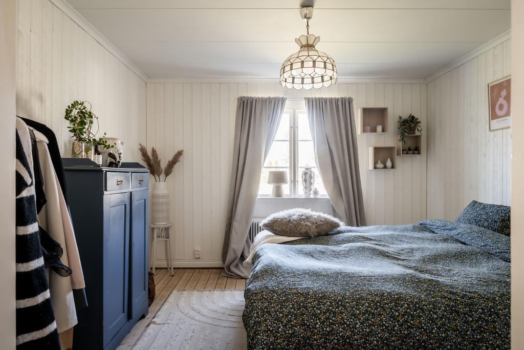 Sovrum på första plan