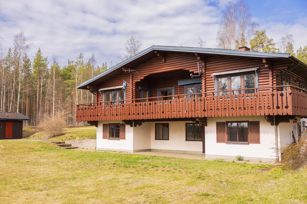 Stor balkong på hela framsidan