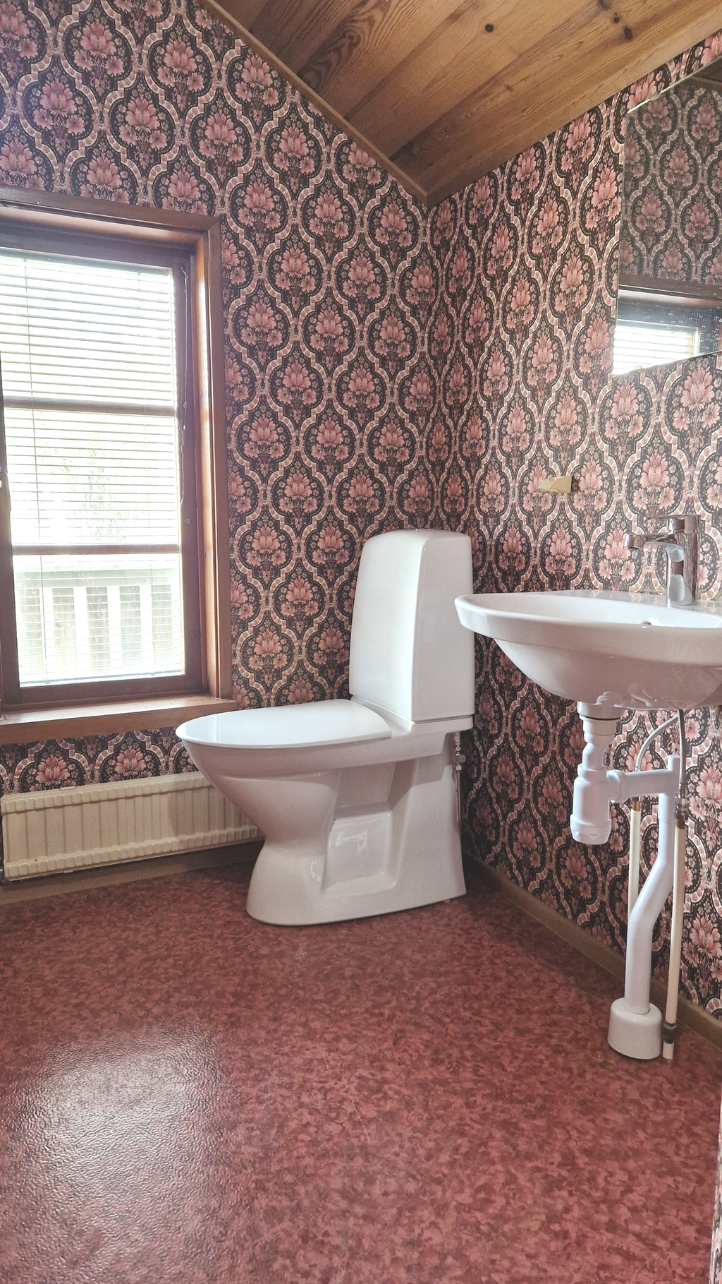 Wc-rum