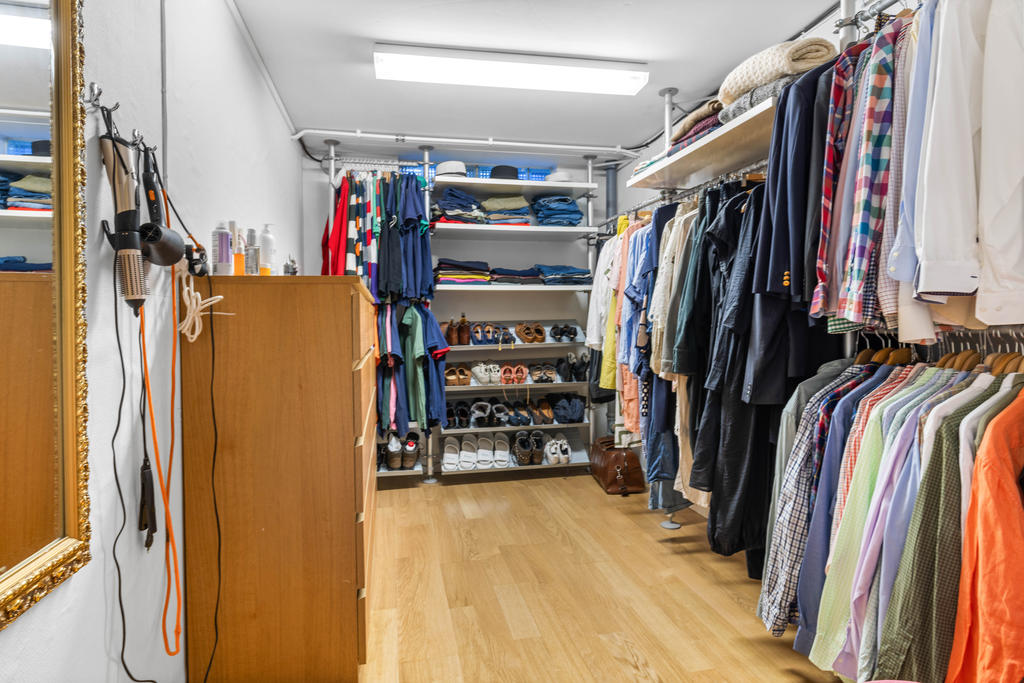 SOUTERRÄNGPLAN:
Walk-in-closet intill tvättstugan