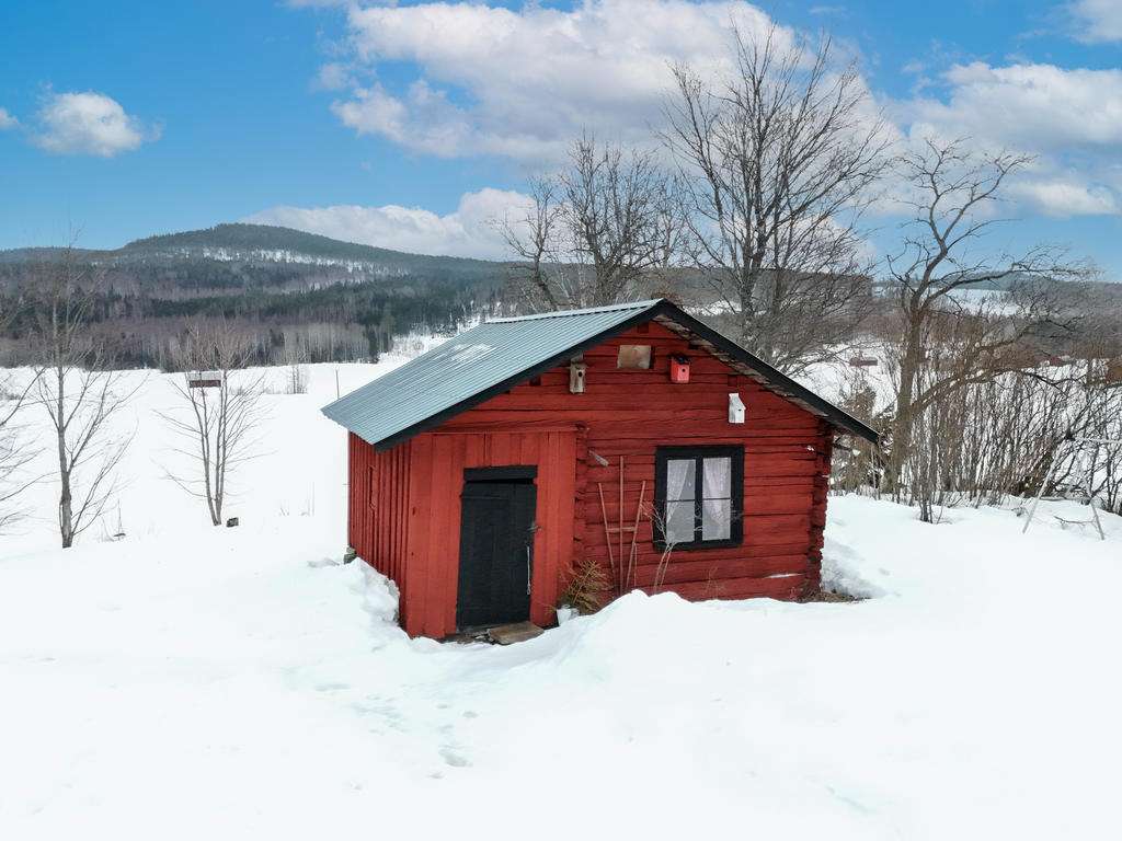Fäbodstuga/gäststuga på tomten