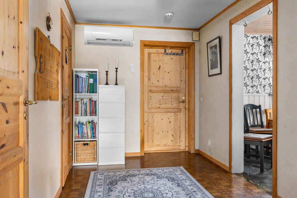 Inre hall där luftvärmepumpen är placerad