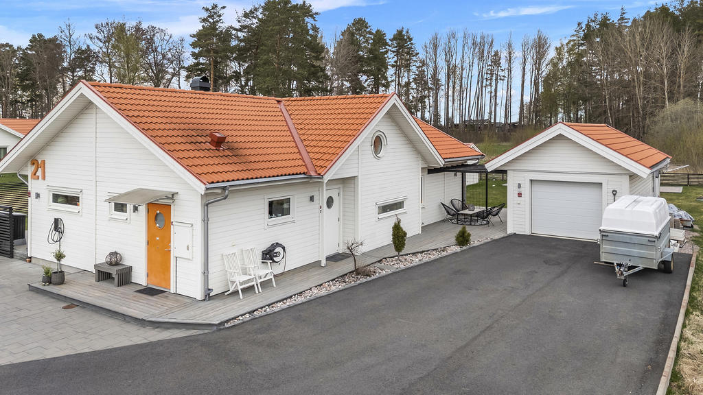 Uppfart med plats för flera bilar