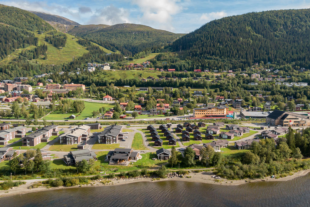 På någon minut når du Holiday Club med badhus, bowling, restauranger osv.