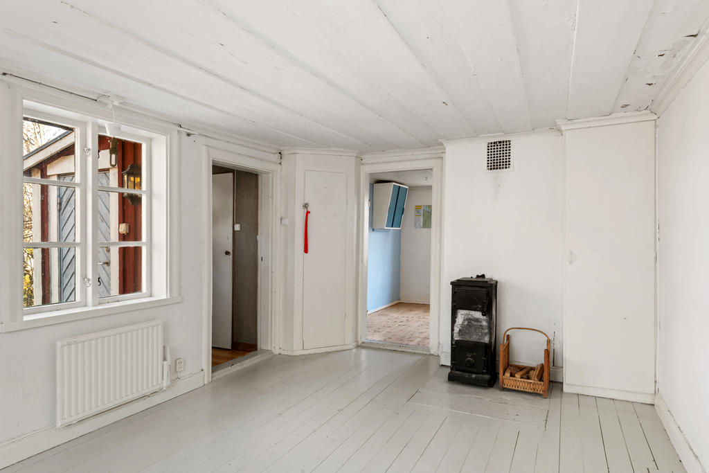 Interiör torpet, kaminen ej sotad eller besiktad