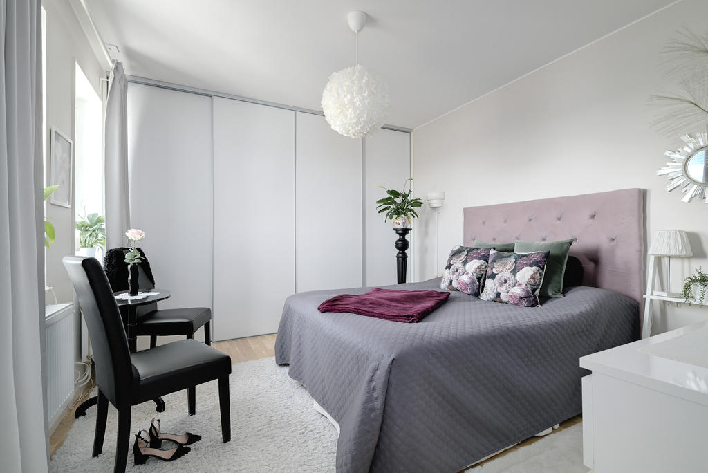 Det rymliga sovrummet