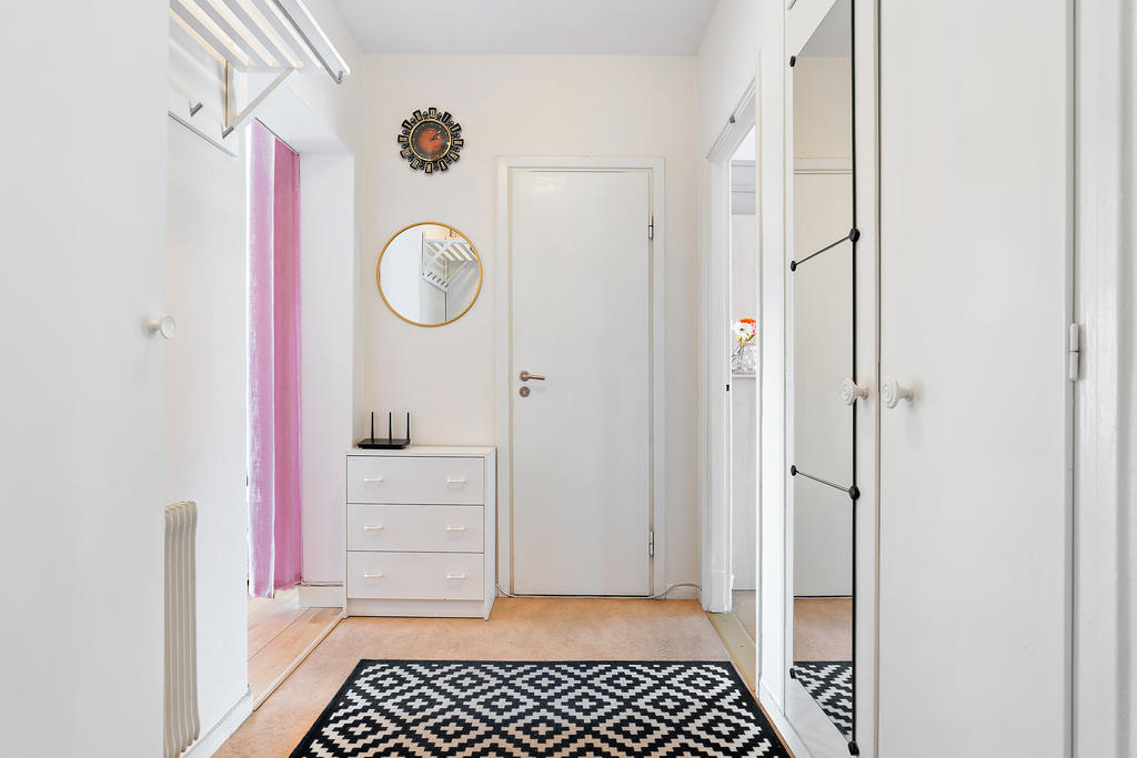 Hall med gott om förvaring