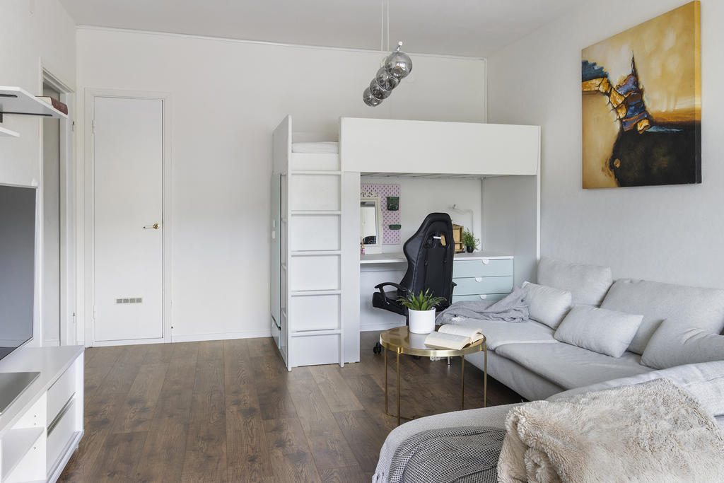 Plats för skrivbord i vardagsrum