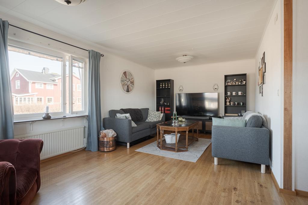 Vardagsrum i direkt anslutning till matsal