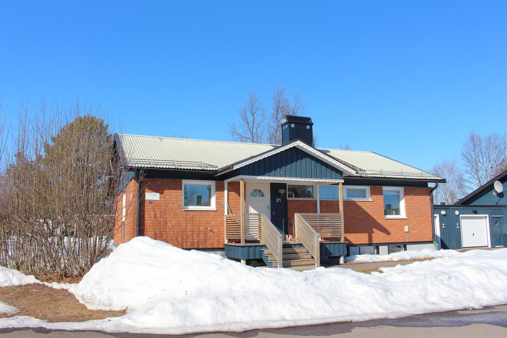 Hörntomt i kvarter utan genomfartstrafik