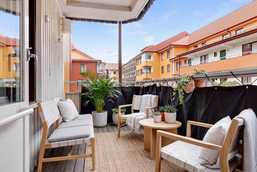 Stor härlig balkong i sydvästläge