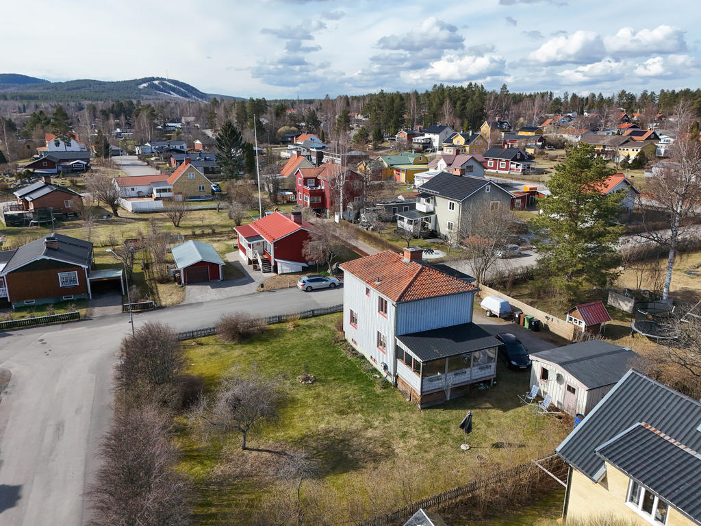 Vy från öst med Bolleberget i väst. 