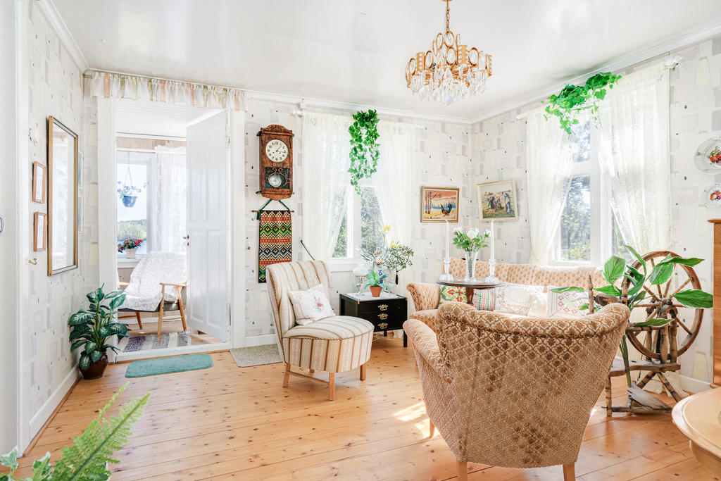 Utgång till glasveranda.