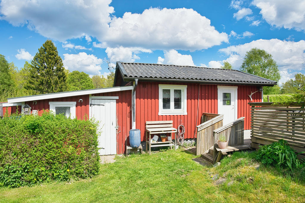 Gäststuga med förråd