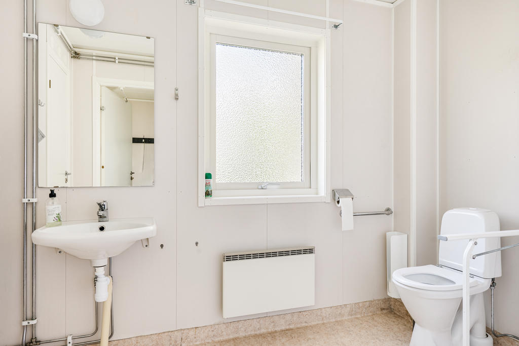 Rymlig wc på entréplan.