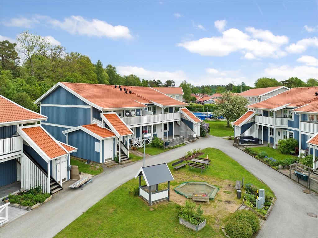 Området erbjuder förskola för de mindre familjemedlemmarna och grundskola på bekvämt gångavstånd